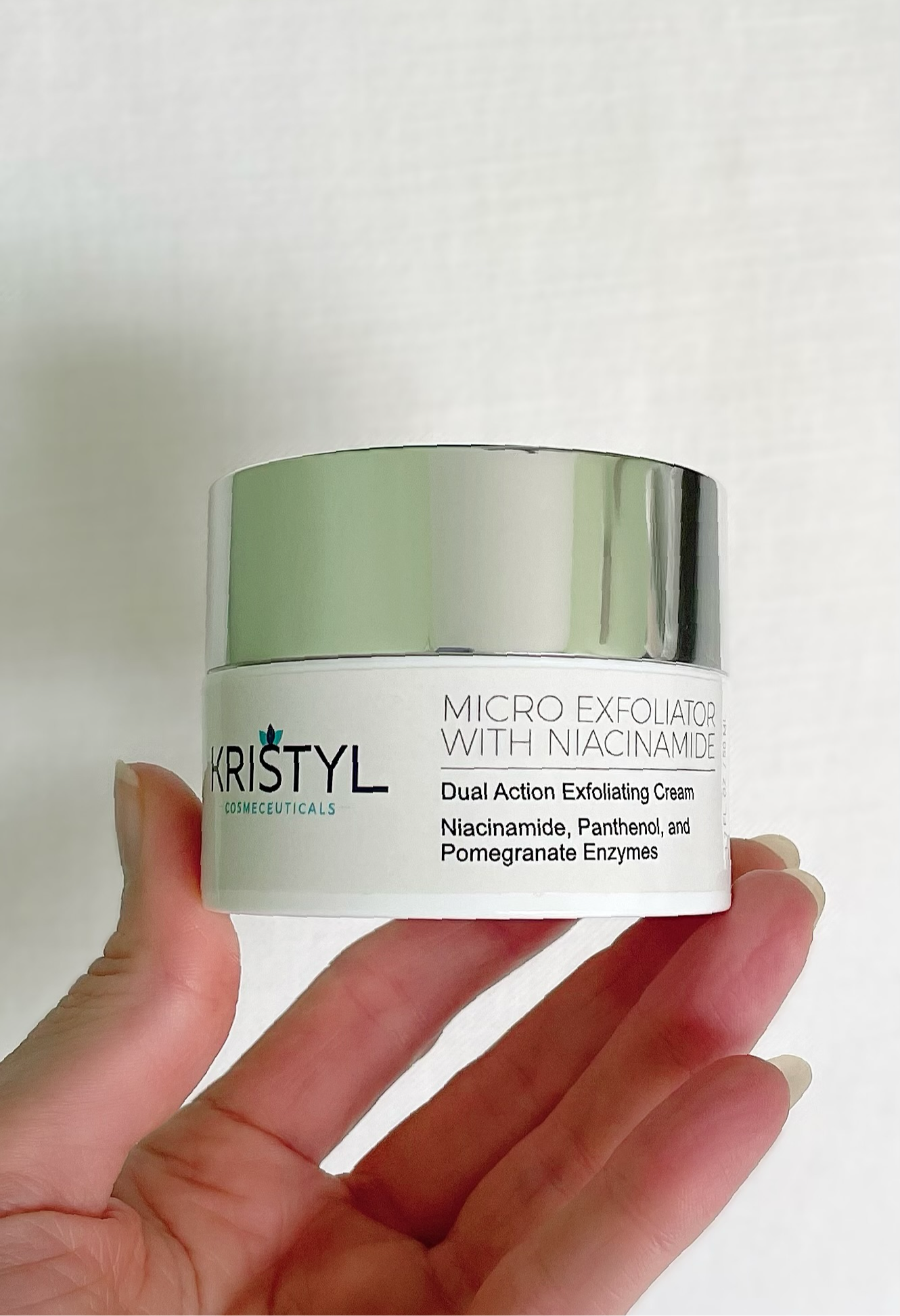 Micro Exfoliator with Niacinamide